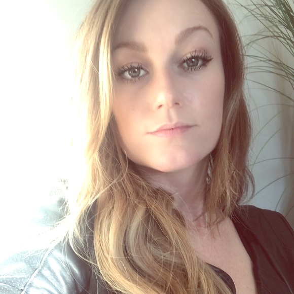 Meet your Posher, Kaitlin - Picture 1 of 1